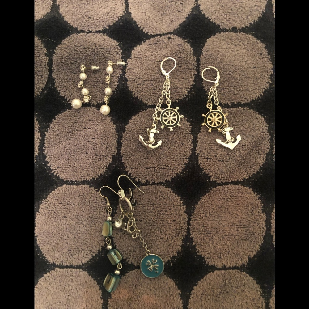 Bundle of 3 sets of earrings